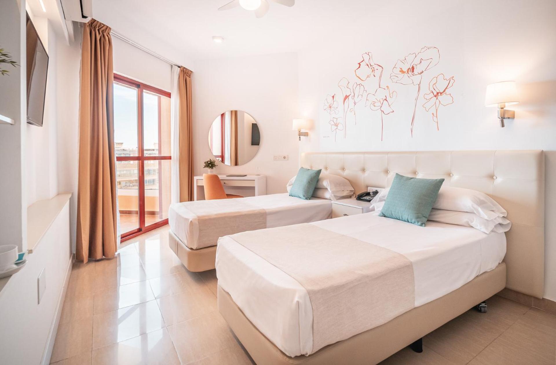 Hotel Angela - Adults Recommended Fuengirola Dış mekan fotoğraf